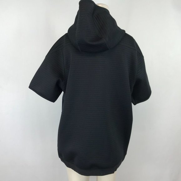 NIKE PRO ~ MENS MEDIUM ~ BLACK HOODED SHORT SLEEVE FITNESS TOP CQ8343-010 - Picture 3 of 8